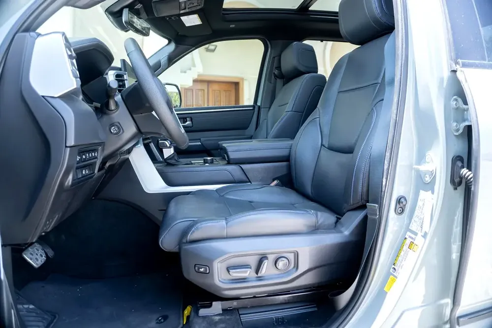 2024 Toyota Tundra Crewmax Platinum! - Image 19