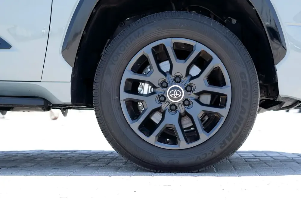 2024 Toyota Tundra Crewmax Platinum! - Image 7