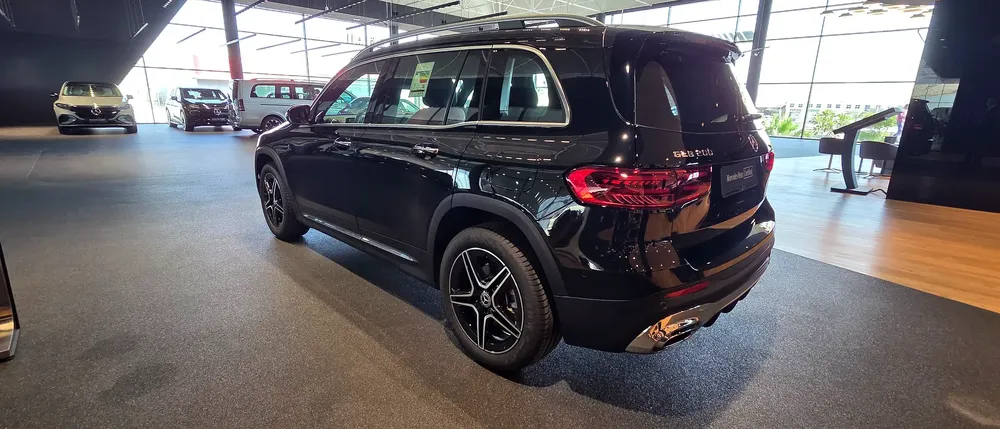 2025 Mercedes-Benz GLB200 | GCC - EMC Warranty  Service contract - Image 6