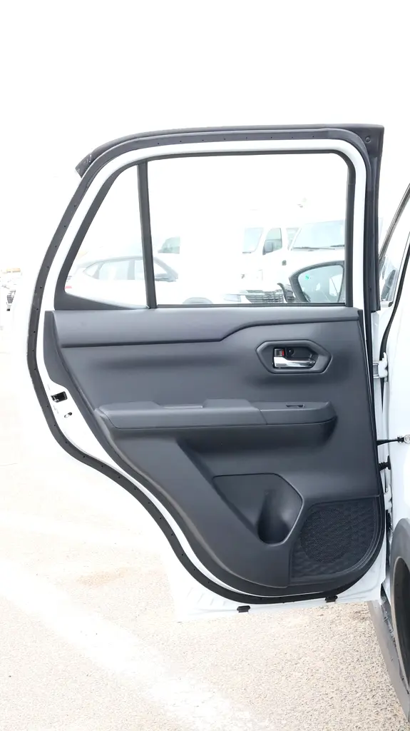 TOYOTA RAIZE G 1.0L A/T 2025 - Image 19