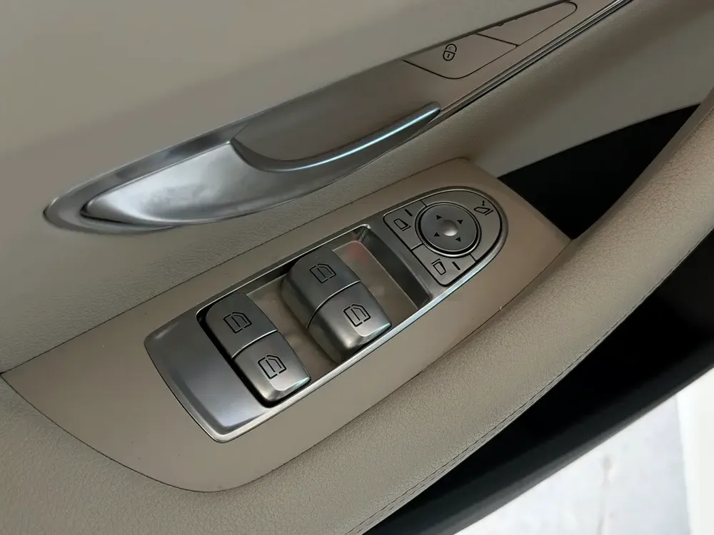 Mercedes E450 AMG cuope 2022 - Image 10