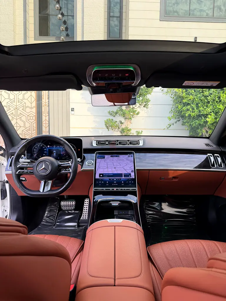 S500 4MATIC - GCC SPECS - WARRANTY / SERVICE 105,000 KM GARGASH - ACCIDENT FREE - EXCELENT CONDITION - Image 10