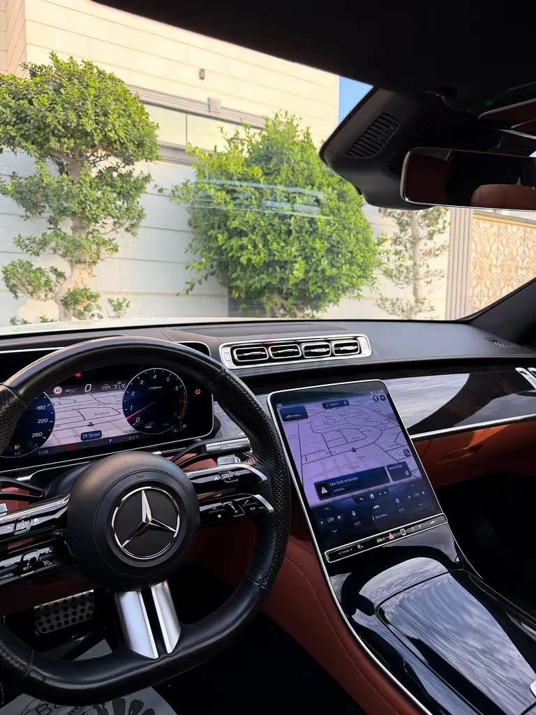 S500 4MATIC - GCC SPECS - WARRANTY / SERVICE 105,000 KM GARGASH - ACCIDENT FREE - EXCELENT CONDITION - Image 11
