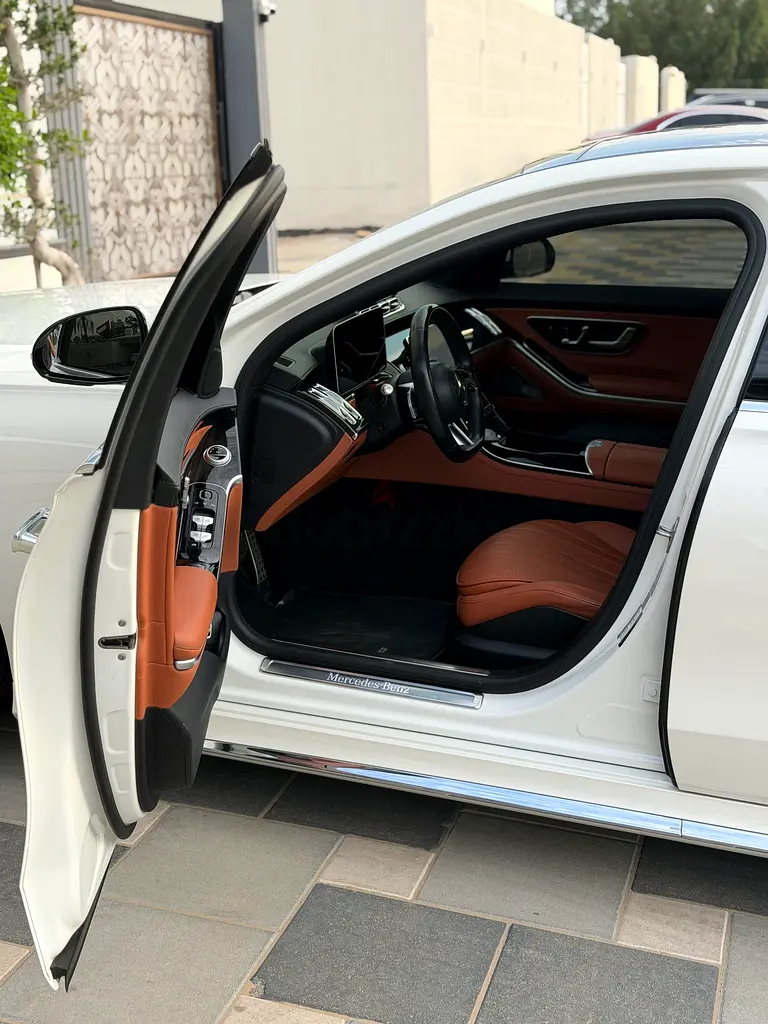 S500 4MATIC - GCC SPECS - WARRANTY / SERVICE 105,000 KM GARGASH - ACCIDENT FREE - EXCELENT CONDITION - Image 7