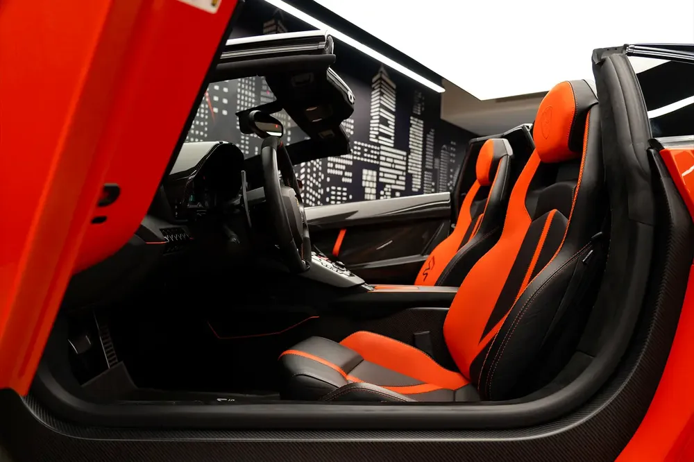 LAMBORGHINI | AVENTADOR SVJ ROADSTER | 1 OF 800 | GCC SPECS - Image 13