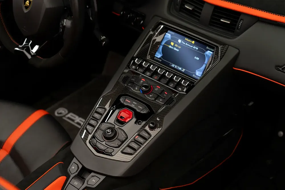 LAMBORGHINI | AVENTADOR SVJ ROADSTER | 1 OF 800 | GCC SPECS - Image 14