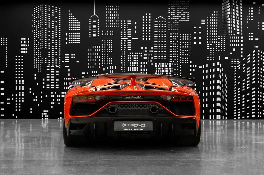 LAMBORGHINI | AVENTADOR SVJ ROADSTER | 1 OF 800 | GCC SPECS - Image 7