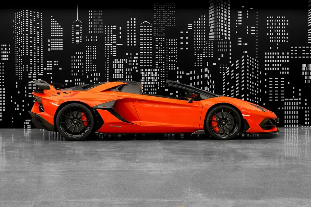 LAMBORGHINI | AVENTADOR SVJ ROADSTER | 1 OF 800 | GCC SPECS - Image 9