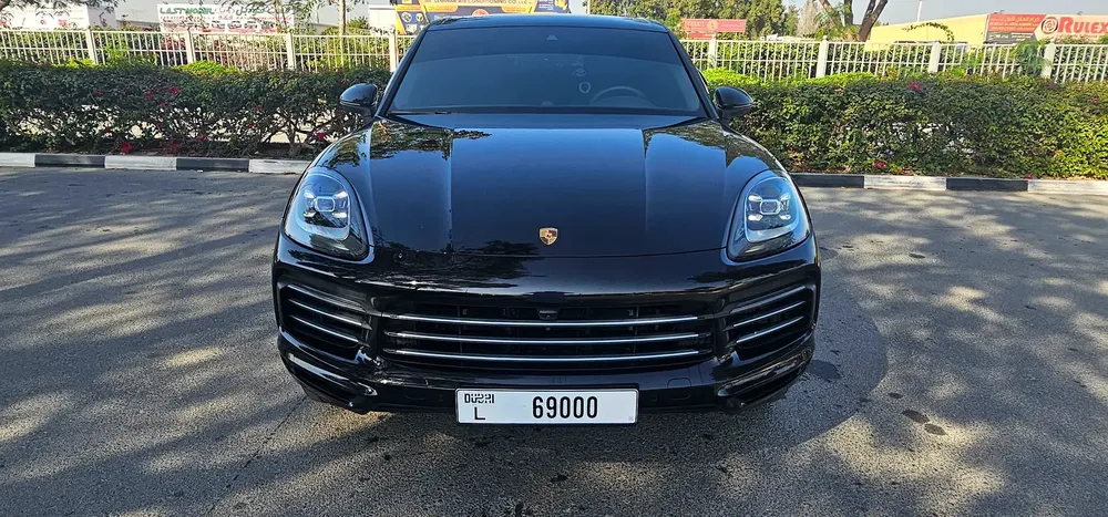 PORSCHE CAYENNE S MODEL 2019 G.C.C ACCIDENT FREE F.S.H - Image 4