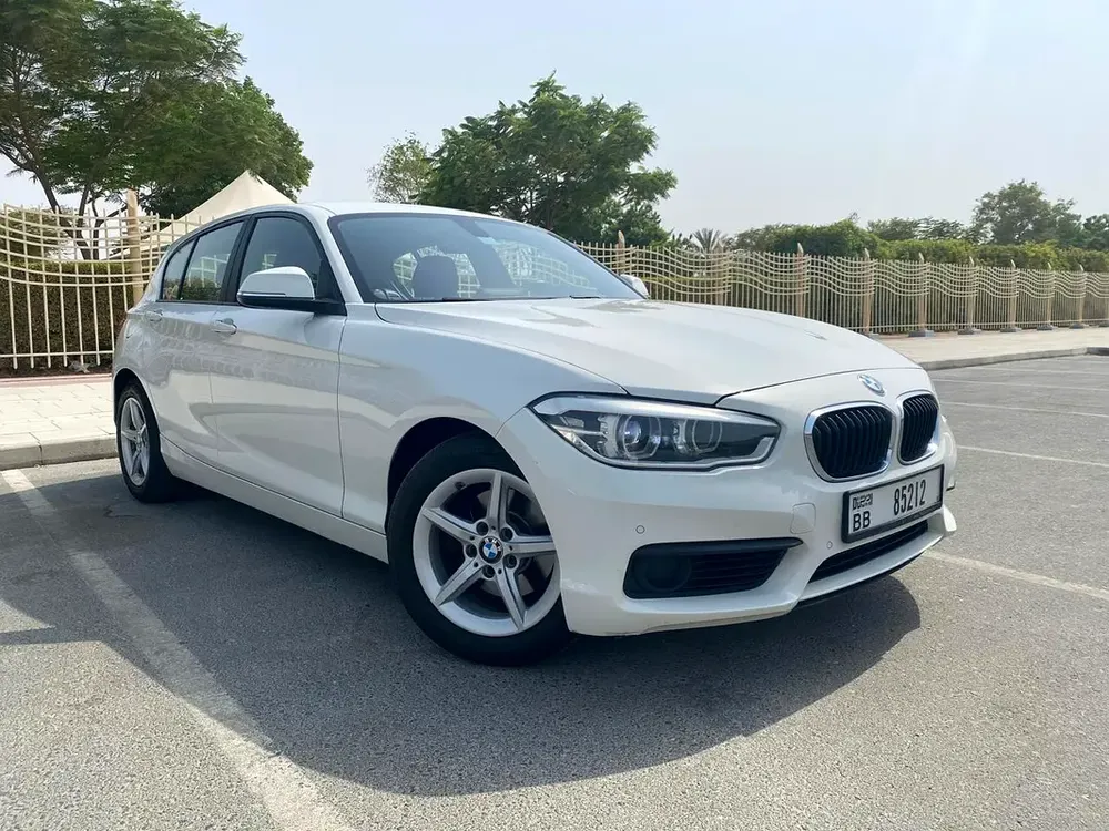 2019 bmw 120i sport line 2.0L  || GCC ||accident free ||Full services at bmw agency - Image 12