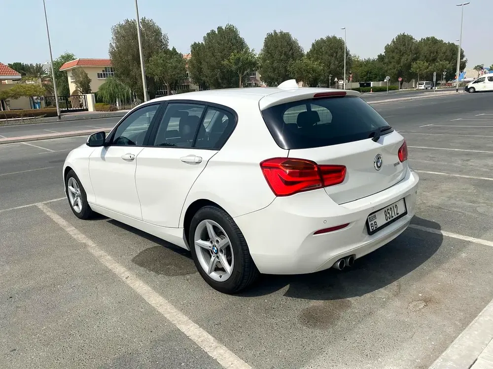 2019 bmw 120i sport line 2.0L  || GCC ||accident free ||Full services at bmw agency - Image 5