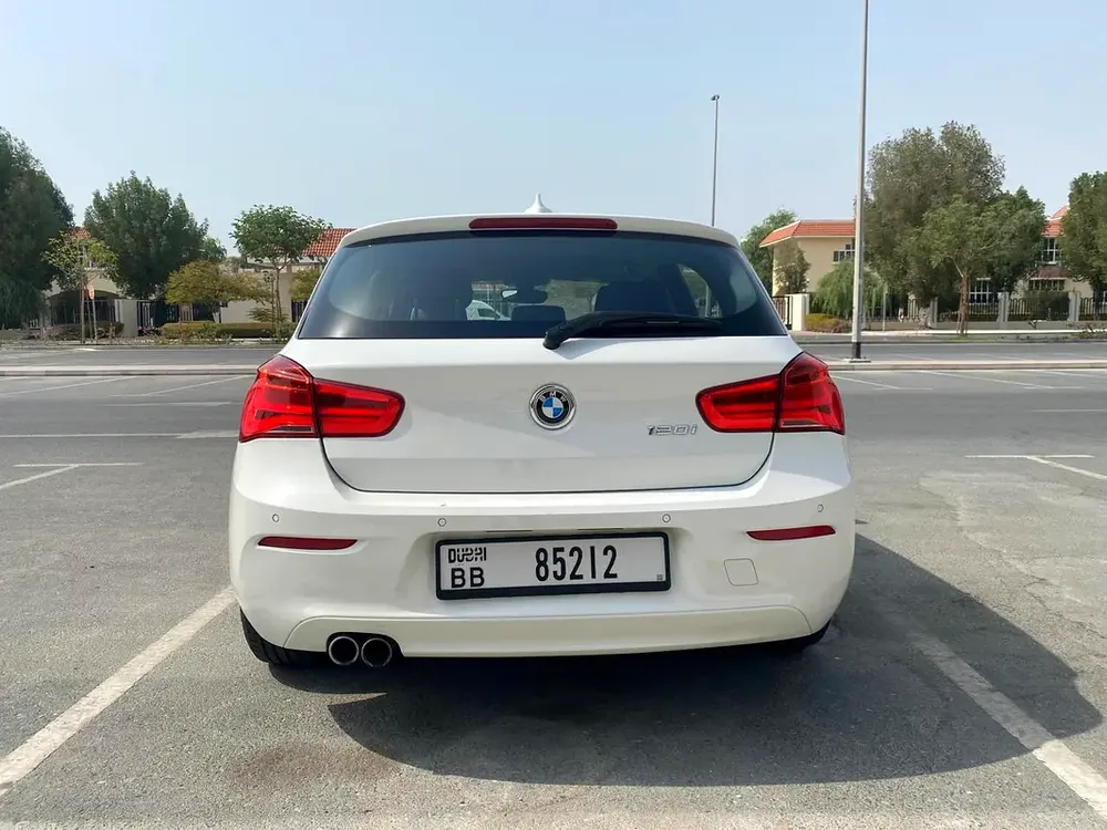 2019 bmw 120i sport line 2.0L  || GCC ||accident free ||Full services at bmw agency - Image 7