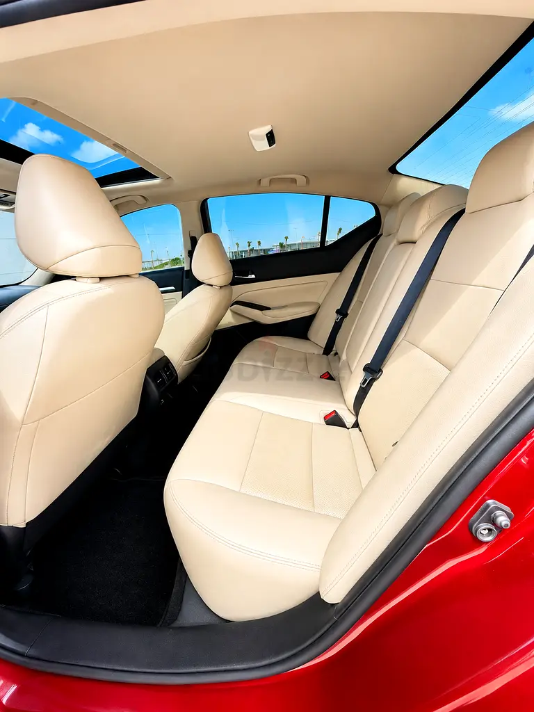 2023 NISSAN ALTIMA SL FULL OPTION - GCC SPECS - 77,000KM - Image 6