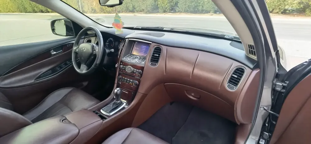 2017 GCC INFINITI QX50 LUXURY - Image 12