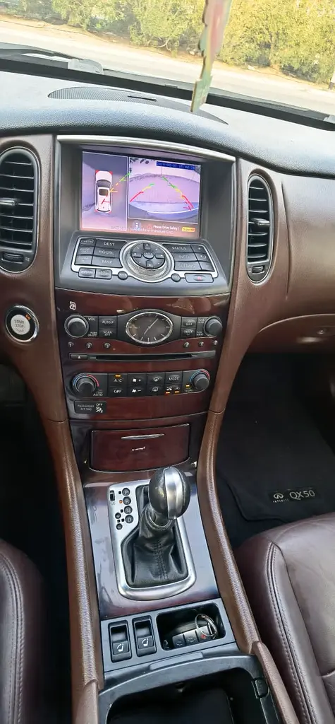 2017 GCC INFINITI QX50 LUXURY - Image 14