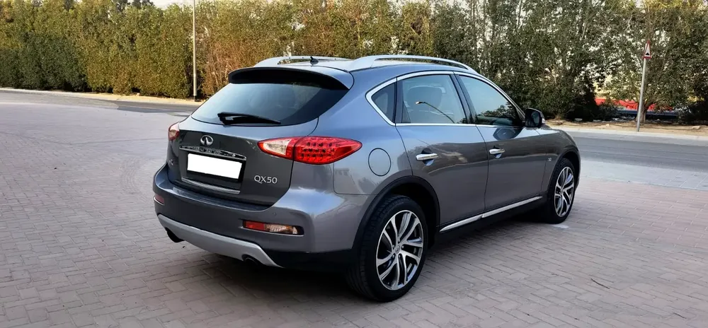 2017 GCC INFINITI QX50 LUXURY - Image 4