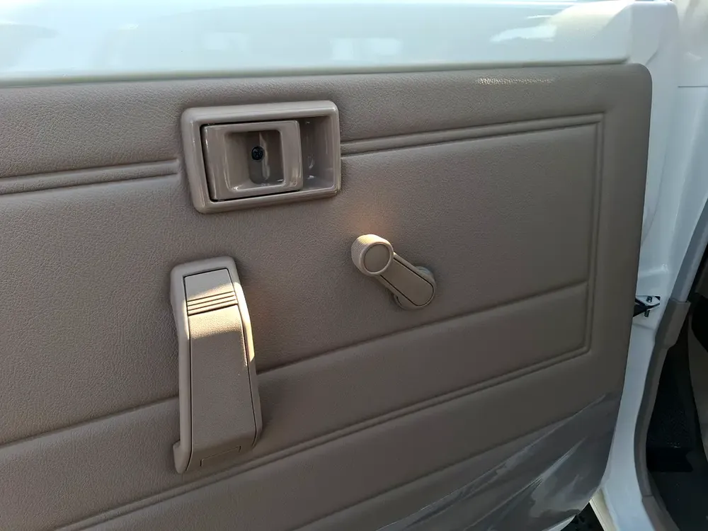 Toyota LC Pickup 2.8L 2025 MT SC White Diesel GCC - Image 11