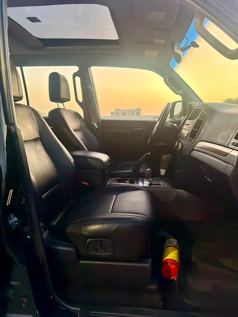 Mitsubishi Pajero GLS Top 5 Door - GCC Specs - Image 15
