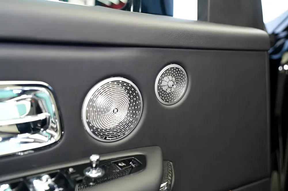 CULLINAN BLACK BADGE | 2 YEARS WARRANTY + SERVICE | REAR ENTERTAINMENT | STARLIGHT | BESPOKE AUDIO - Image 7