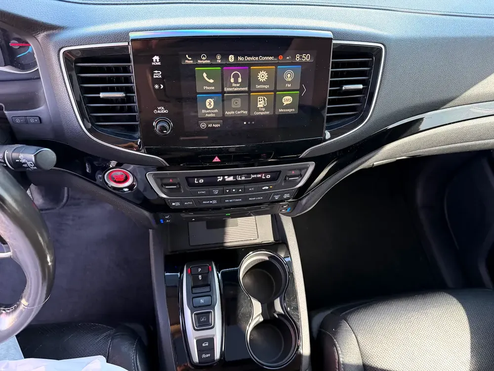 Honda Pilot Touring 2019 - Canadian Specs - Excellent Condition - Image 10