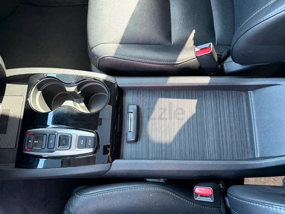 Honda Pilot Touring 2019 - Canadian Specs - Excellent Condition - Image 11
