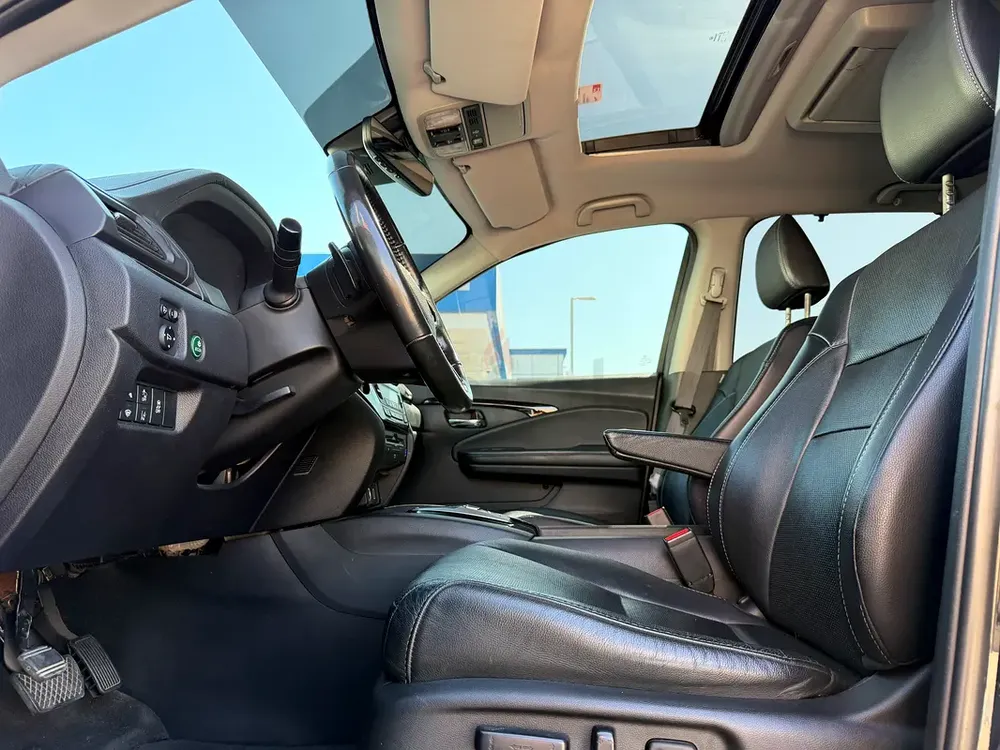 Honda Pilot Touring 2019 - Canadian Specs - Excellent Condition - Image 12
