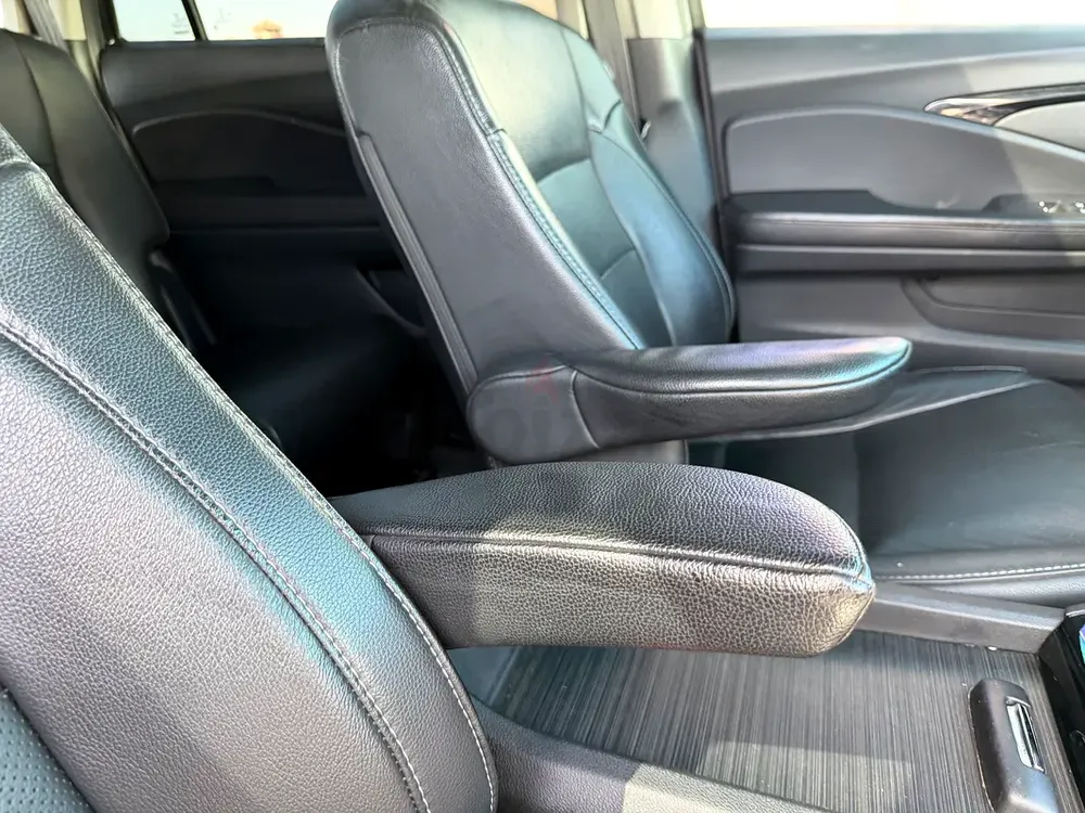 Honda Pilot Touring 2019 - Canadian Specs - Excellent Condition - Image 13