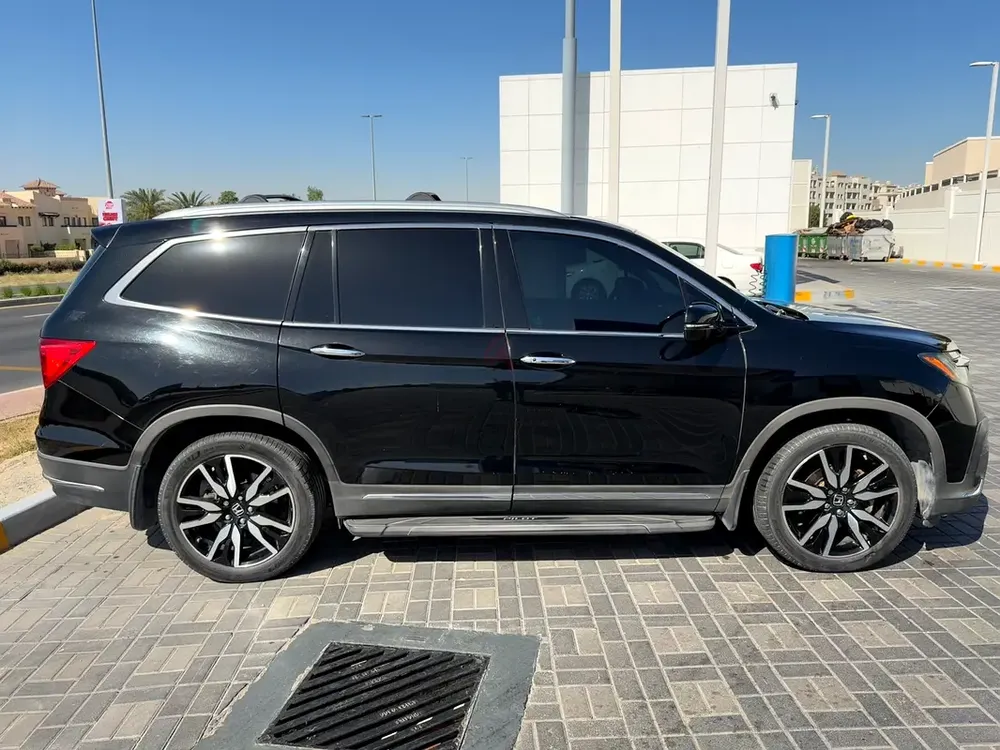 Honda Pilot Touring 2019 - Canadian Specs - Excellent Condition - Image 4