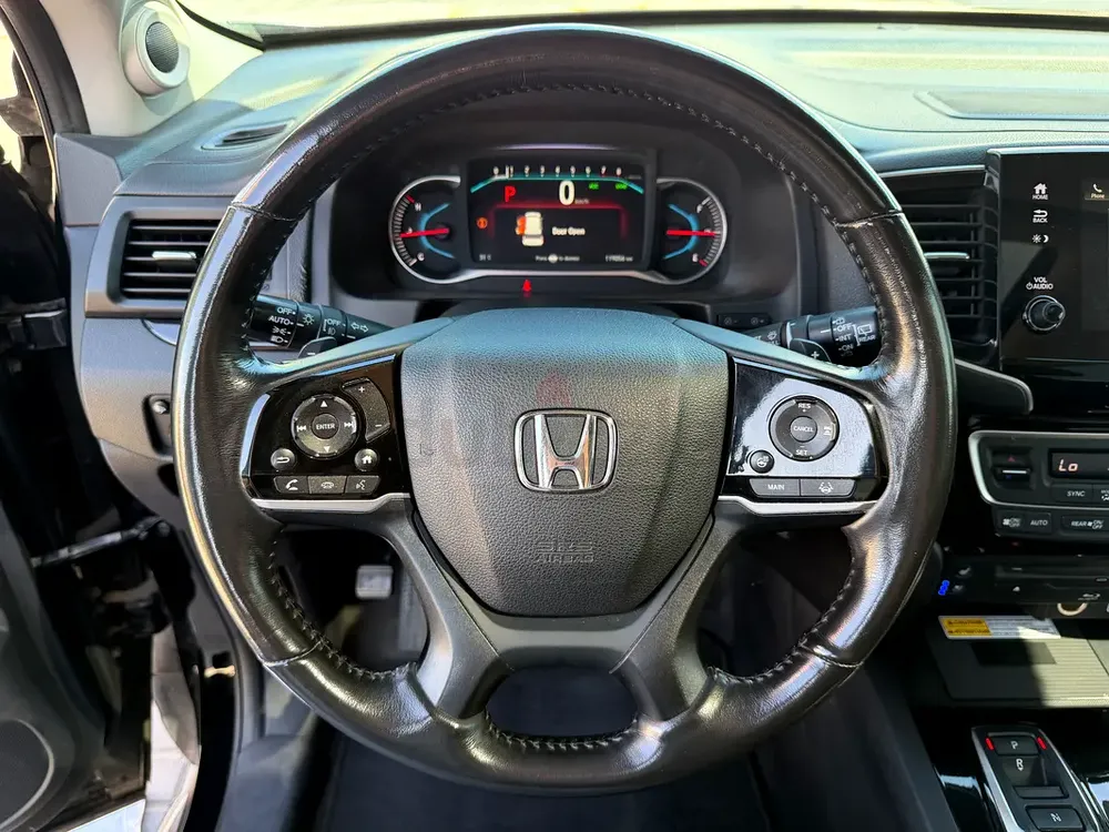 Honda Pilot Touring 2019 - Canadian Specs - Excellent Condition - Image 8