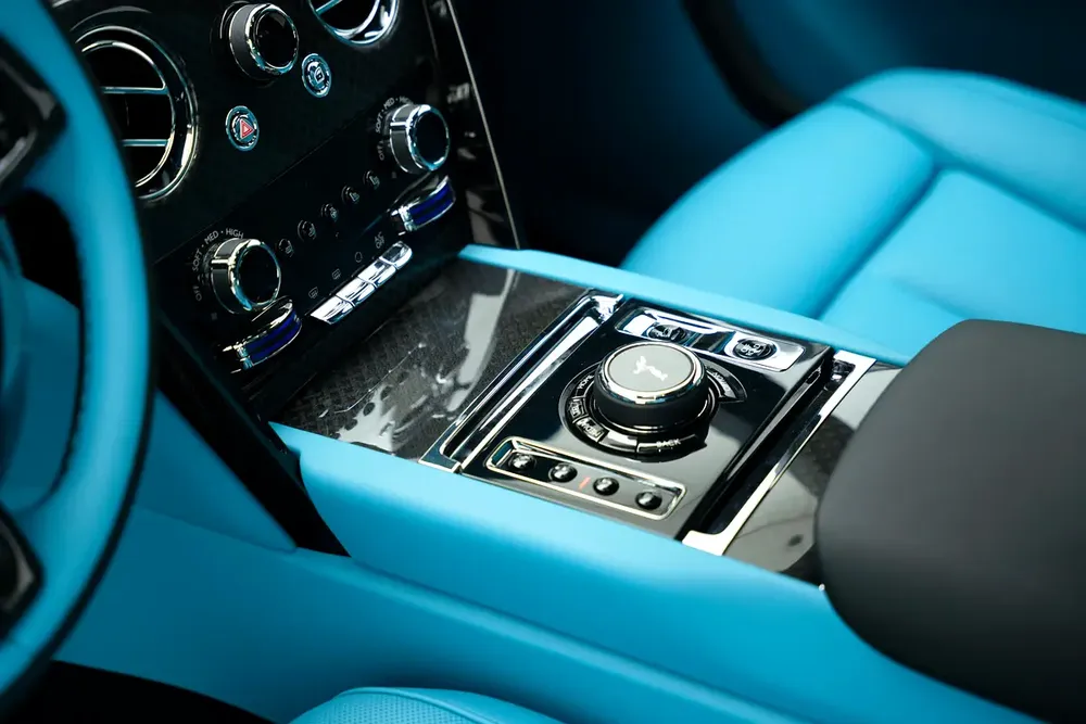 2025 ROLLS ROYCE CULLINAN BLACK BADGE WITH WARRANTY AND SERVICE CONTRACT - Image 11