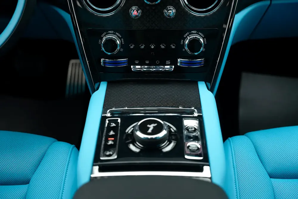 2025 ROLLS ROYCE CULLINAN BLACK BADGE WITH WARRANTY AND SERVICE CONTRACT - Image 12