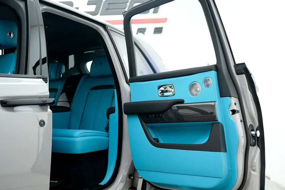 2025 ROLLS ROYCE CULLINAN BLACK BADGE WITH WARRANTY AND SERVICE CONTRACT - Image 14
