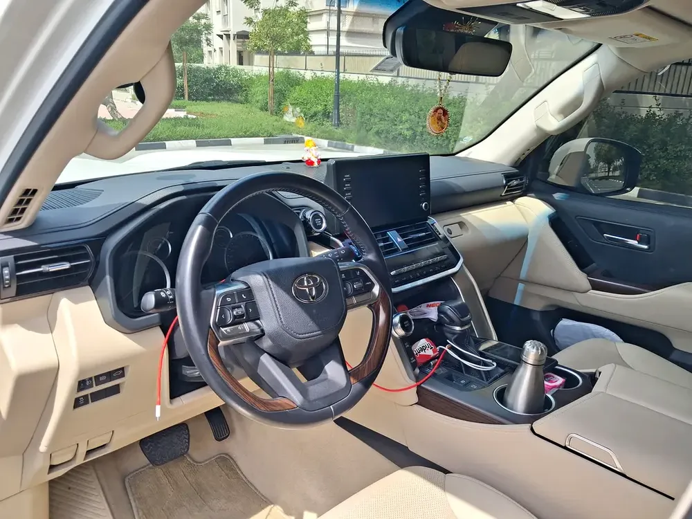Land Cruiser 2022 GXR (owner selling to upgrade) - Image 7