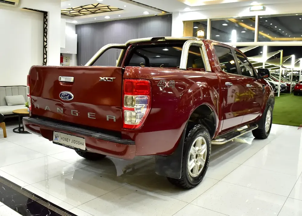 " AS IT IS " Ford Ranger XLT 4WD - 4x4 ( 2014 Model ) in Red Color GCC Specs - Image 5