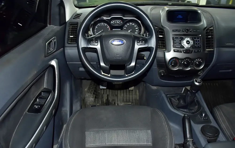 " AS IT IS " Ford Ranger XLT 4WD - 4x4 ( 2014 Model ) in Red Color GCC Specs - Image 9