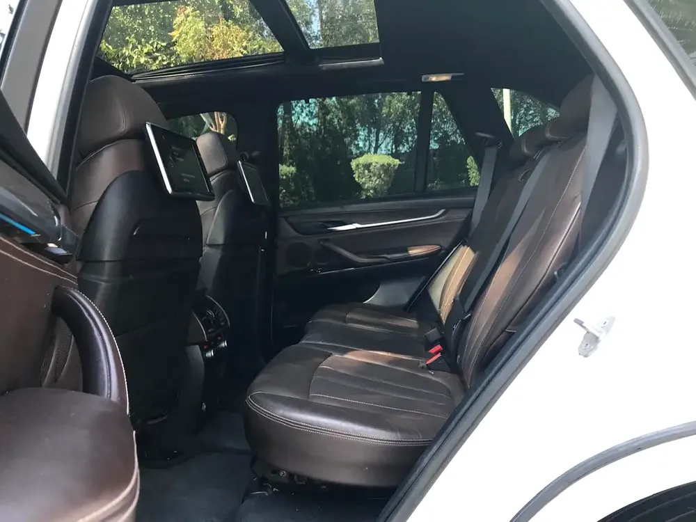 BMW X5 xDrive50i Luxury-Line 2014 | GCC Specs | Well Maintained - Image 10