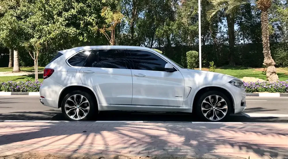 BMW X5 xDrive50i Luxury-Line 2014 | GCC Specs | Well Maintained - Image 11