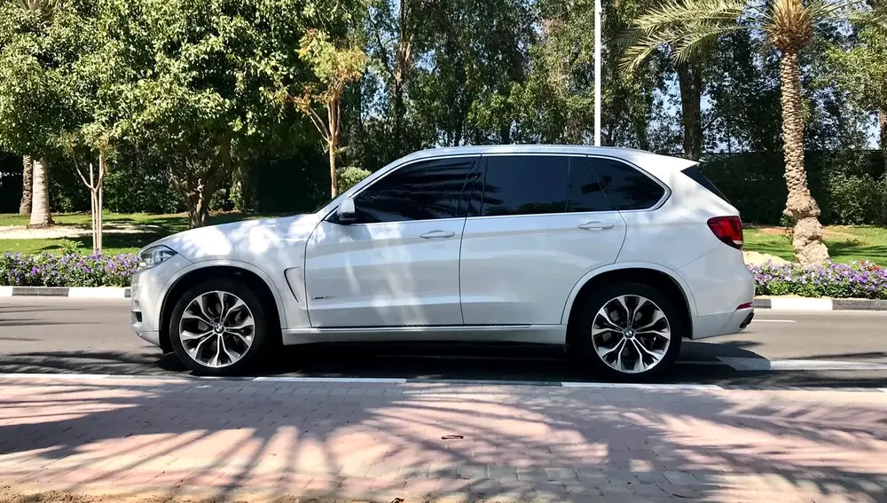 BMW X5 xDrive50i Luxury-Line 2014 | GCC Specs | Well Maintained - Image 5