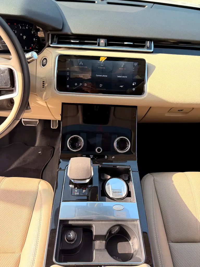 Land Rover • Range Rover Velar • R-Dynamic Warranty and service included - Image 15