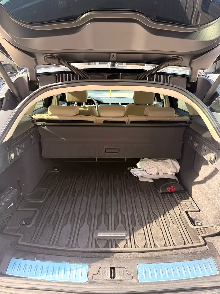 Land Rover • Range Rover Velar • R-Dynamic Warranty and service included - Image 20