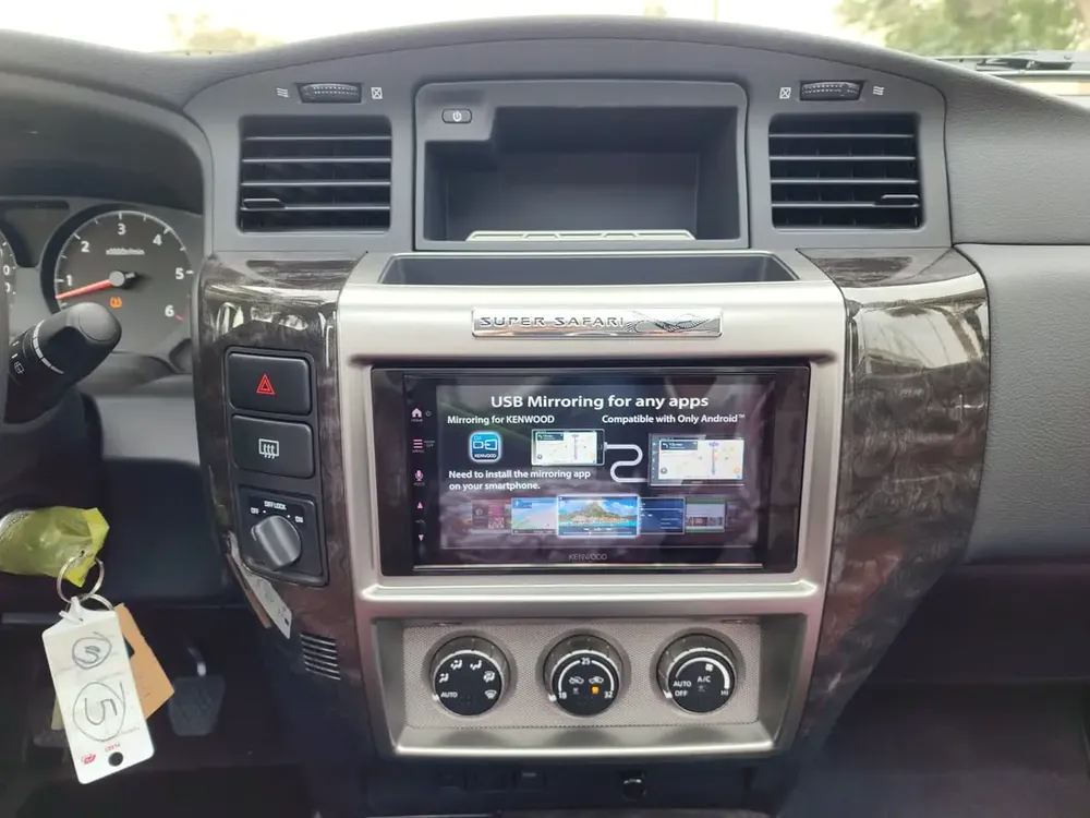 NISSAN PATROL SUPER SAFARI الأسطورة  AL OSTOWRA EDITION M/T 2024 MODEL عادي GCC DEALAR WARRA - Image 15