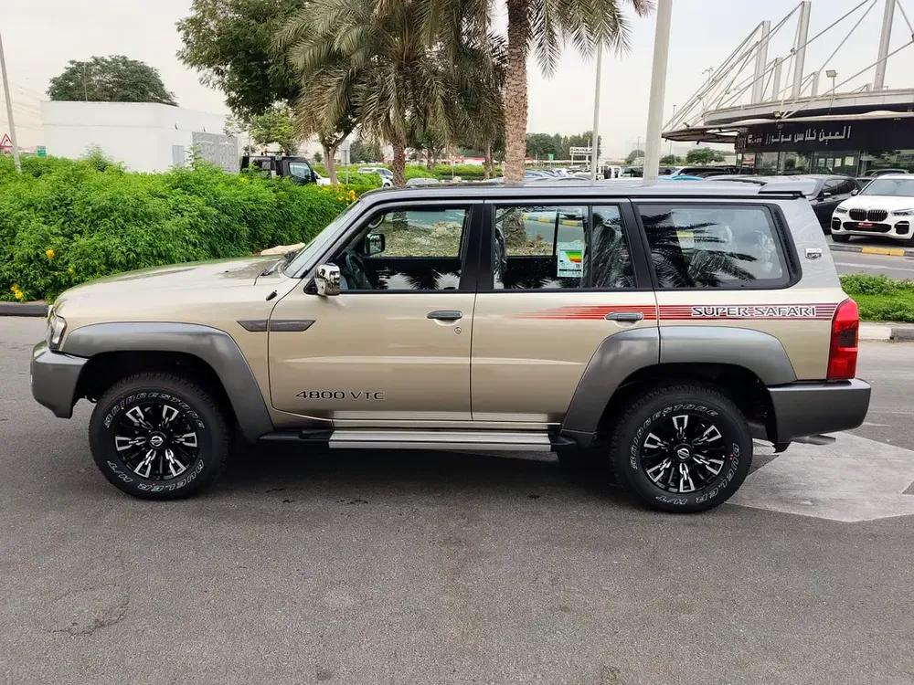 NISSAN PATROL SUPER SAFARI الأسطورة  AL OSTOWRA EDITION M/T 2024 MODEL عادي GCC DEALAR WARRA - Image 7