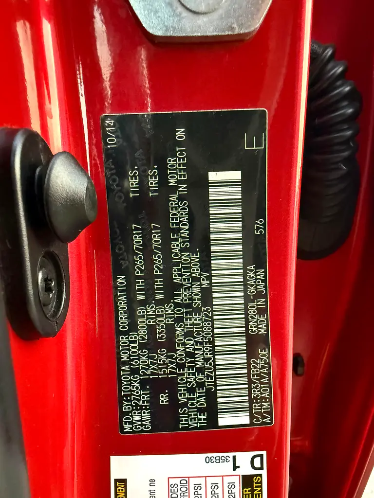 Toyota 4Runner SR5 2015 - American Specs - Well Maintained - Image 11