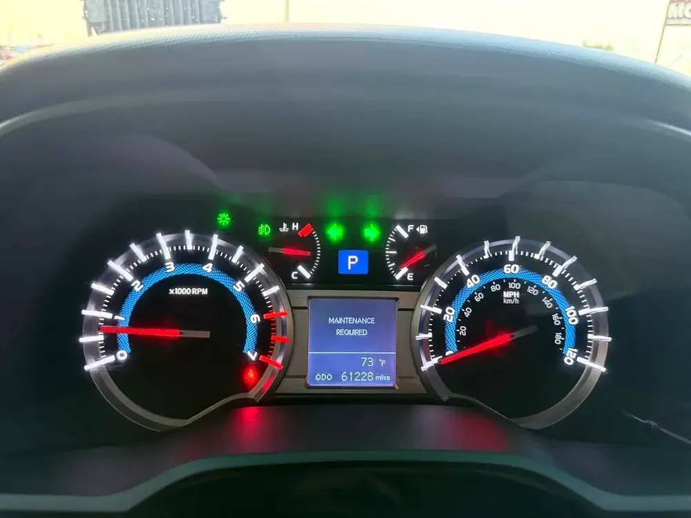 Toyota 4Runner SR5 2015 - American Specs - Well Maintained - Image 13