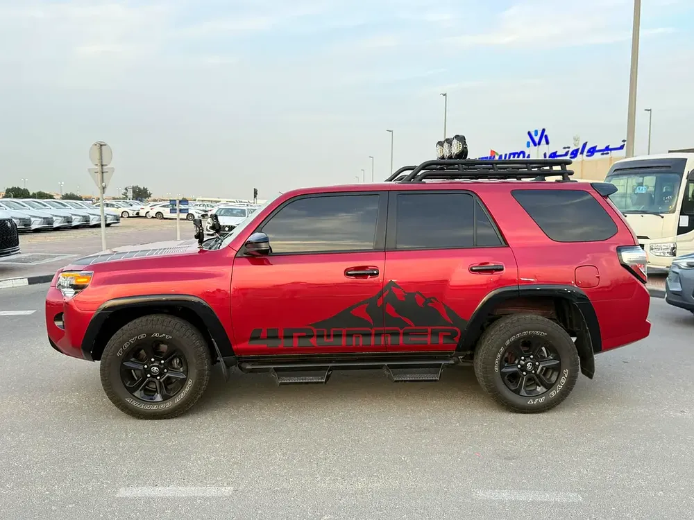 Toyota 4Runner SR5 2015 - American Specs - Well Maintained - Image 4
