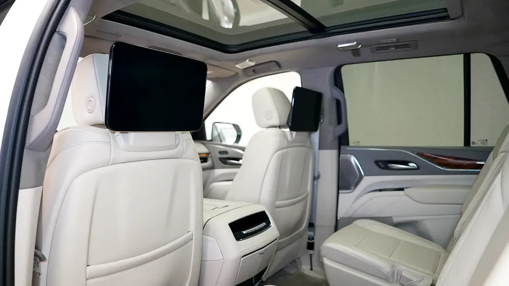 Escalade Premium Luxury | AED 3,980 PM | Captain Chair, Low KM, Rear ENT | Ramadan Offer - Image 8
