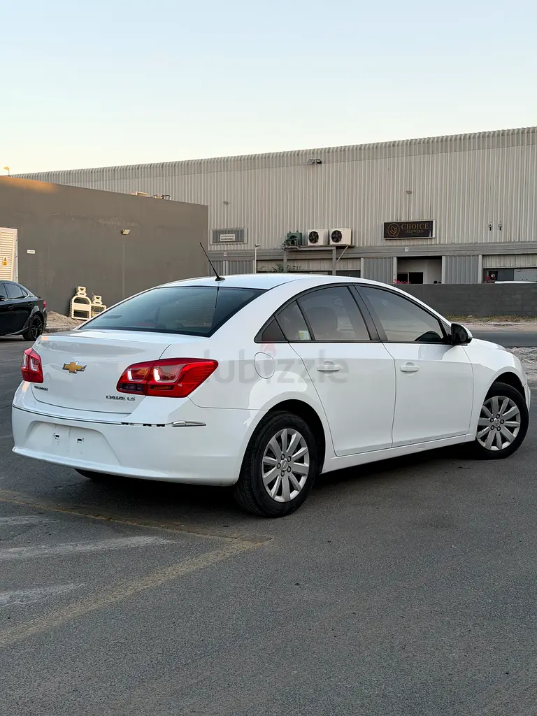 Chevrolet Cruze LS 2016 GCC Specs - Image 4