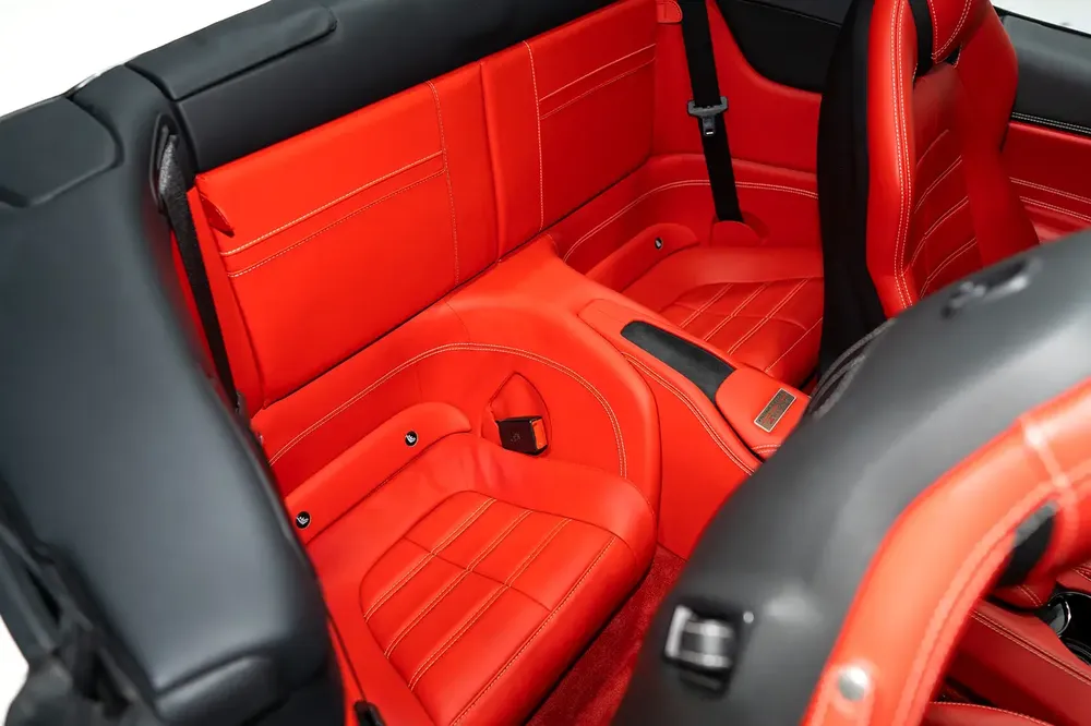 2016 FERRARI CALIFORNIA T | VERY LOW MILEAGE | HANDLING SPECIALE | CARBON LED STEERING | - Image 11