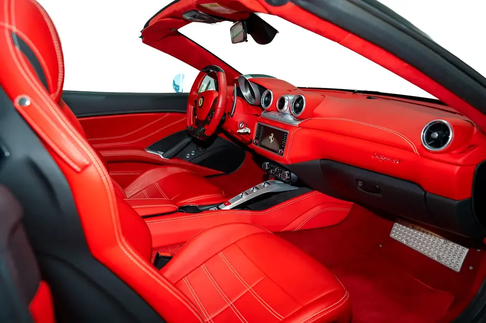 2016 FERRARI CALIFORNIA T | VERY LOW MILEAGE | HANDLING SPECIALE | CARBON LED STEERING | - Image 13