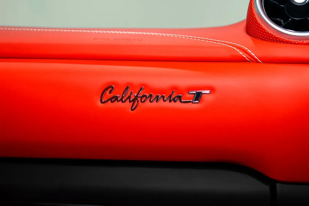 2016 FERRARI CALIFORNIA T | VERY LOW MILEAGE | HANDLING SPECIALE | CARBON LED STEERING | - Image 17